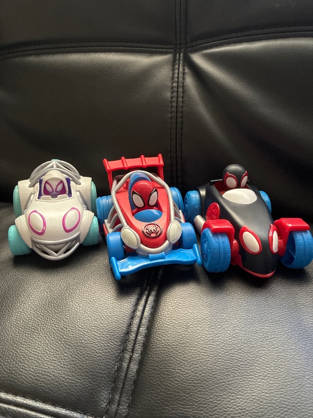 Spidey and friends pull back racers set